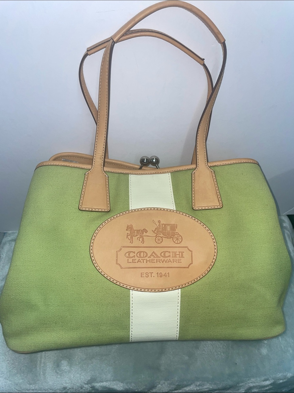Coach ‘Hamptons’ 10th Anniversary Archive Shoulder Bag